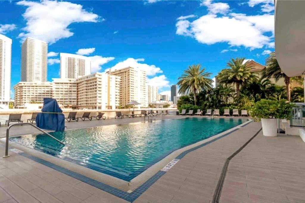 Beachwalk 1B 1B Incredible View Apartment 14 A Hallandale Beach Kültér fotó