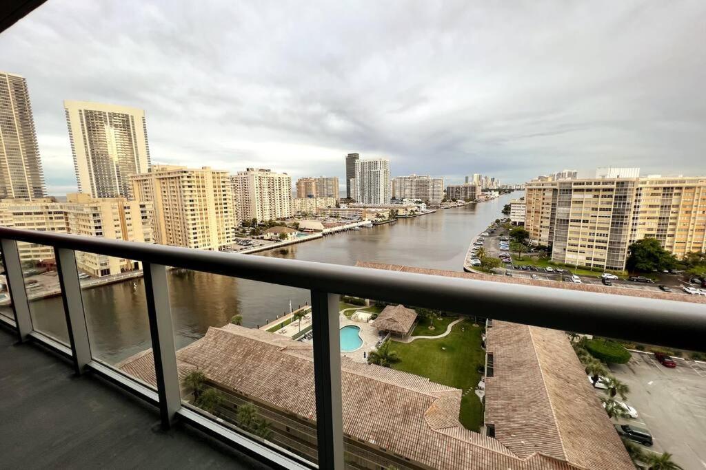 Beachwalk 1B 1B Incredible View Apartment 14 A Hallandale Beach Kültér fotó