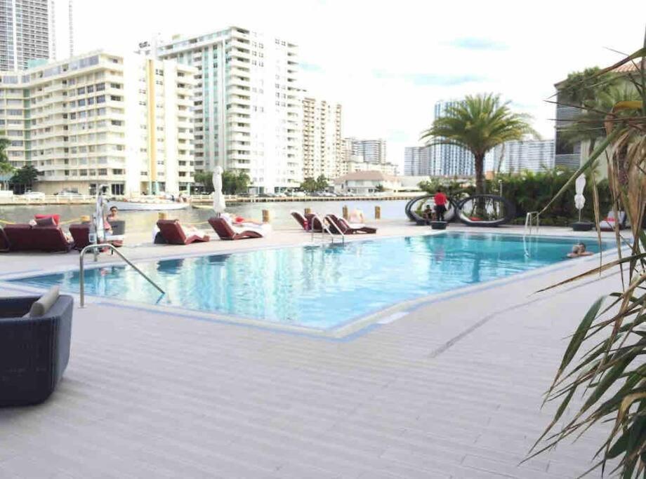 Beachwalk 1B 1B Incredible View Apartment 14 A Hallandale Beach Kültér fotó